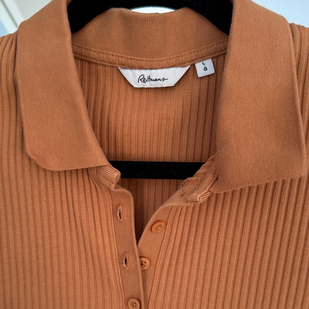 Reitmans Ribbed Button-Up Collared Top - Tan - Picture 2 of 3